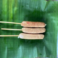 ลูกชิ้นทอดร้านน้องปลา