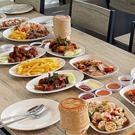 ยำแซ่บนัว เฟิร์น&พฤกษ์ และ น้ำสมุนไพร สาวเสมอ