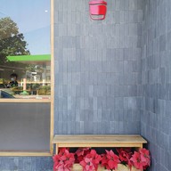 บรรยากาศ Red And Brew Coffee Nakhon Ratchasima