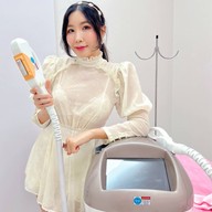 De LUNA Clinic ศรีนครินทร์