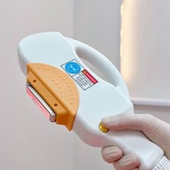 De LUNA Clinic ศรีนครินทร์