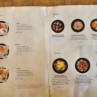 เมนู Henryfry : fried chicken & housemade food. เจริญกรุง