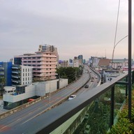 บรรยากาศ View & Grill Rooftop Bar-B-Q รามคำแหง 49