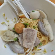 เมนูของร้าน นายไสว ก๋วยเตี๋ยวลูกชิ้นปลา นายไสว ก๋วยเตี๋ยวลูกชิ้นปลา