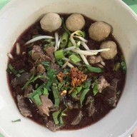 ก๋วยเตี๋ยวริมทาง