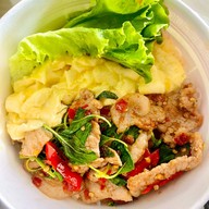 อาหารตามสั่ง ลูกชิ้นทอด จานพูนสุข