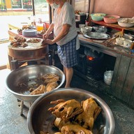เฮียตี๋ ก๋วยเตี๋ยวเป็ด