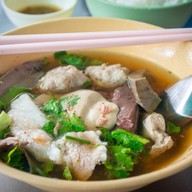 เมนูของร้าน เจ๊ตุ๋ย ต้มเลือดหมู ซอยพหลโยธิน1