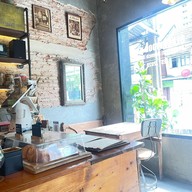 Blackwood Cafe เจริญกรุง71