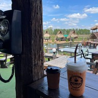 มาเด้อ มานา คาเฟ่