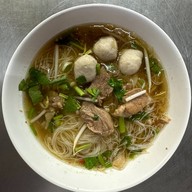 ก๋วยเตี๋ยวหมูตุ๋น-เนื้อตุ๋น เฮียแก้ว