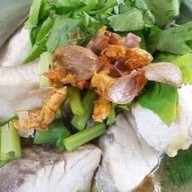 ก๋วยเตี๋ยวไก่ตุ๋นมะระ หมู่บ้านกัสโต้