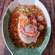 เมนูของร้าน ก๋วยเตี๋ยวต้มยำสะท้านทุ่ง