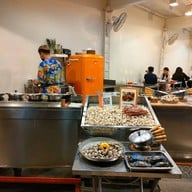 บรรยากาศ ส้มส้ม ซีฟู้ด บรรทัดทอง
