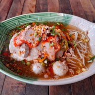 เมนูของร้าน ก๋วยเตี๋ยวต้มยำสะท้านทุ่ง
