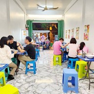 บรรยากาศ ก๋วยเตี๋ยวเกี๊ยวกุ้งเจ๊หุย วงเวียนใหญ่