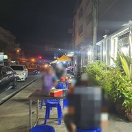 บรรยากาศ ก๋วยเตี๋ยวเป็ดตุ๋น/น่องไก่ตุ๋น /หมูน้ำตกแยกคีรี แยกคีรี