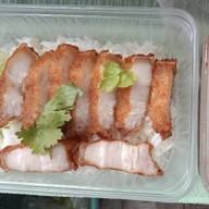 ก๋วยเตี๋ยวเรือหมู&ข้าวซอยไก่ พระยาสุเรนทร์ซอย4