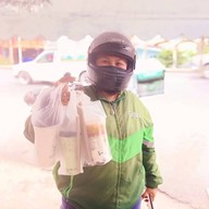 ปังปิ้ง ชาไข่มุก Tokuni Cafe ตลาดดีดีแลนด์ ปังปิ้ง ชาไข่มุก หน้าปั๊ม ปตท.ตลาดดีดีแลนด์