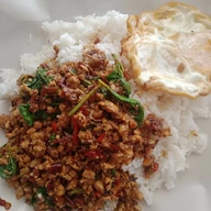 กระเพราถาด คอนหวันแง๊ะ ฟรีไข่ดาว สาขา8