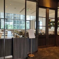 หน้าร้าน Pine Place Restaurant