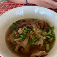 เจ๊อึ่ง ก๋วยเตี๋ยวหมูตุ๋น