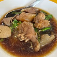 ก๋วยเตี๋ยวเนื้อตุ๋น ละมุนเลย