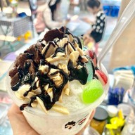 Jing Jing Bingsu & Sweets สกลนคร