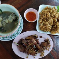 ต้มไก่บ้าน 3 พี่น้อง