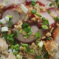 60 ปีบะหมี่เกี๊ยวทำเอง  (เลย บางแค ซ.9 เล็กน้อย)เจ้าเก่าสี่แยกหนองใหญ่