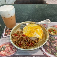 เมนูของร้าน ป้อน คิวเฮ้าส์ ลุมพินี