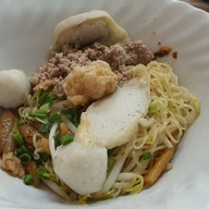 ก๋วยเตี๋ยวลูกชิ้นปลาอาฉั่ง