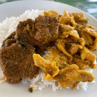 ข้าวแกงปักใต้แม่สมนึก