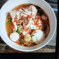 บ้านมาดามนกยูง บ้านมาดามนกยูง