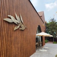 บรรยากาศ Take A Breath Cafe and Eatery