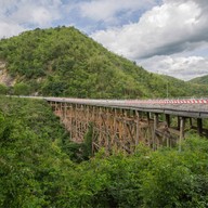 สะพานห้วยตอง