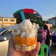 เมนูของร้าน ไอติมกะทิแม่เจริญ