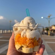 เมนูของร้าน ไอติมกะทิแม่เจริญ