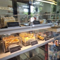 ON A CLOUD COFFEE & CROISSANT(วันนี้เปิดปกตินะคะ) Charoen Nakhon