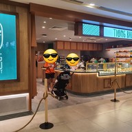 หน้าร้าน Tiong Bahru Bakery Plaza Singapura