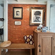 Us Cafe&Friends Suphanburi