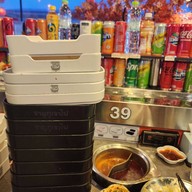 เมนูของร้าน สามก๊กสุกี้หมาล่าสายพาน รสต้นตำรับ เล่าปี่ถนนกิ่งแก้ว