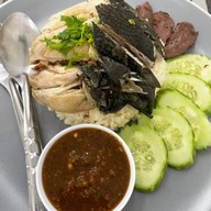 ข้าวมันไก่ดำ ลาบไก่ดำ ก๋วยเตี๋ยว@กาดน่าน