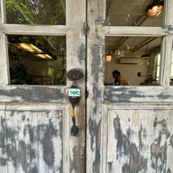 Us Cafe&Friends Suphanburi