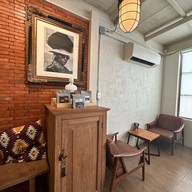 Us Cafe&Friends Suphanburi