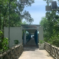 กลางเลซีฟู้ด