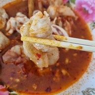 เพชรเลิศ เย็นตาโฟหมึกยัดไส้ สาขาบ้านสวนซอย9