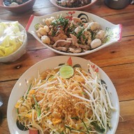 ก๋วยเตี๋ยวเรือเสนาตอง111