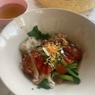 บะหมี่แป๊ะสุน