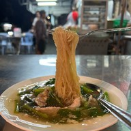 ราดหน้ายอดผักเอ็มไพร์ สนามบินน้ำ
